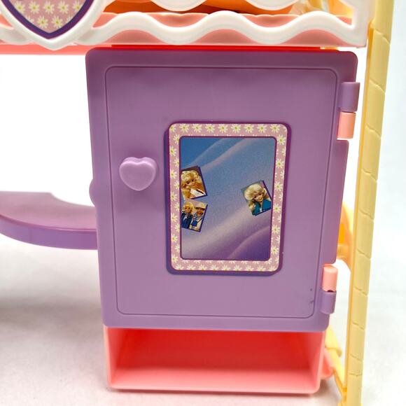 Vintage 90s Stacie Doll & Bed Set - Picture 2 of 12